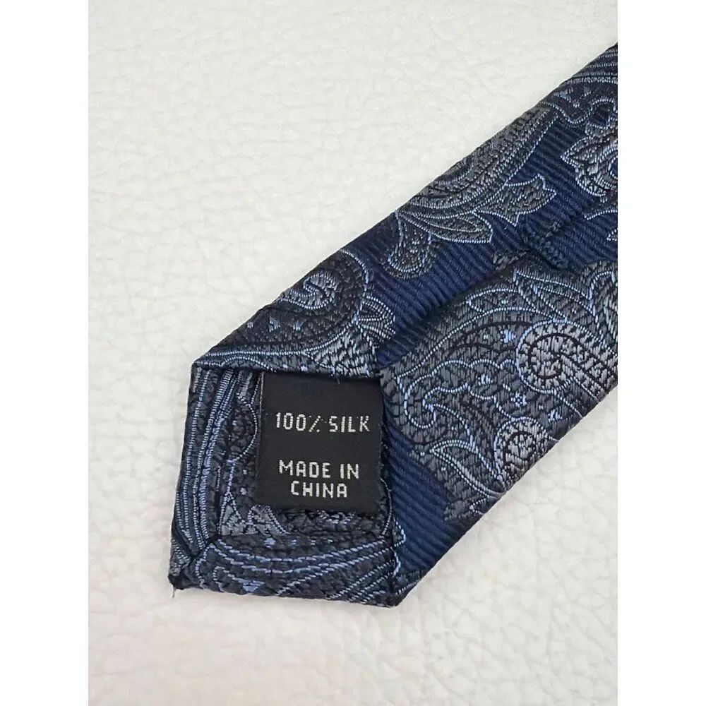 Jos. A. Bank Men’s Blue Paisley Silk Necktie <3 - Picture 4 of 4